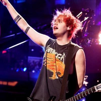 Hi this is @HTTPTOXICNIALL giving you a free follow! Follow her please :)