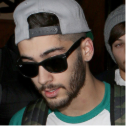 tomlinsupport's profile picture. the world is better with u, remember that :)