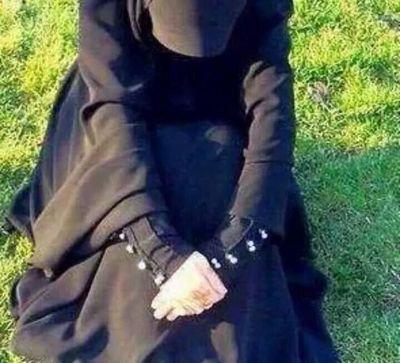 Bir duâ ile çaldım kapını Amin deyip açarmısın bir gün. ...