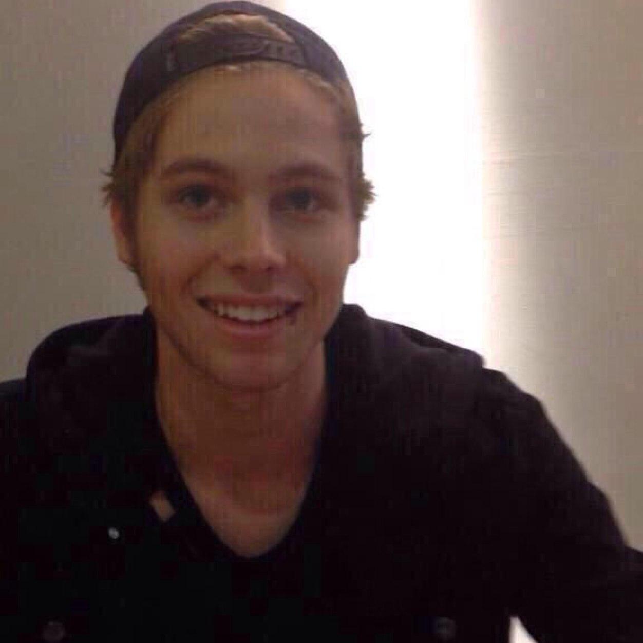 needed somewhere to post loads of pics so i have more storage on my phone :-)