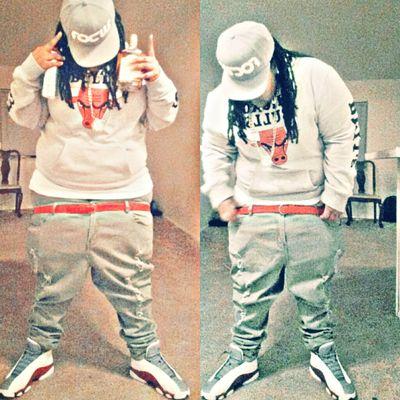 IM LIVING MY LIFE WITH NO (worries) $ I LOVE TO (inspire) Follow me got deleted at 10k this is my only ig ♡♥♡ I'm single no  kids 24 years old love music it's a