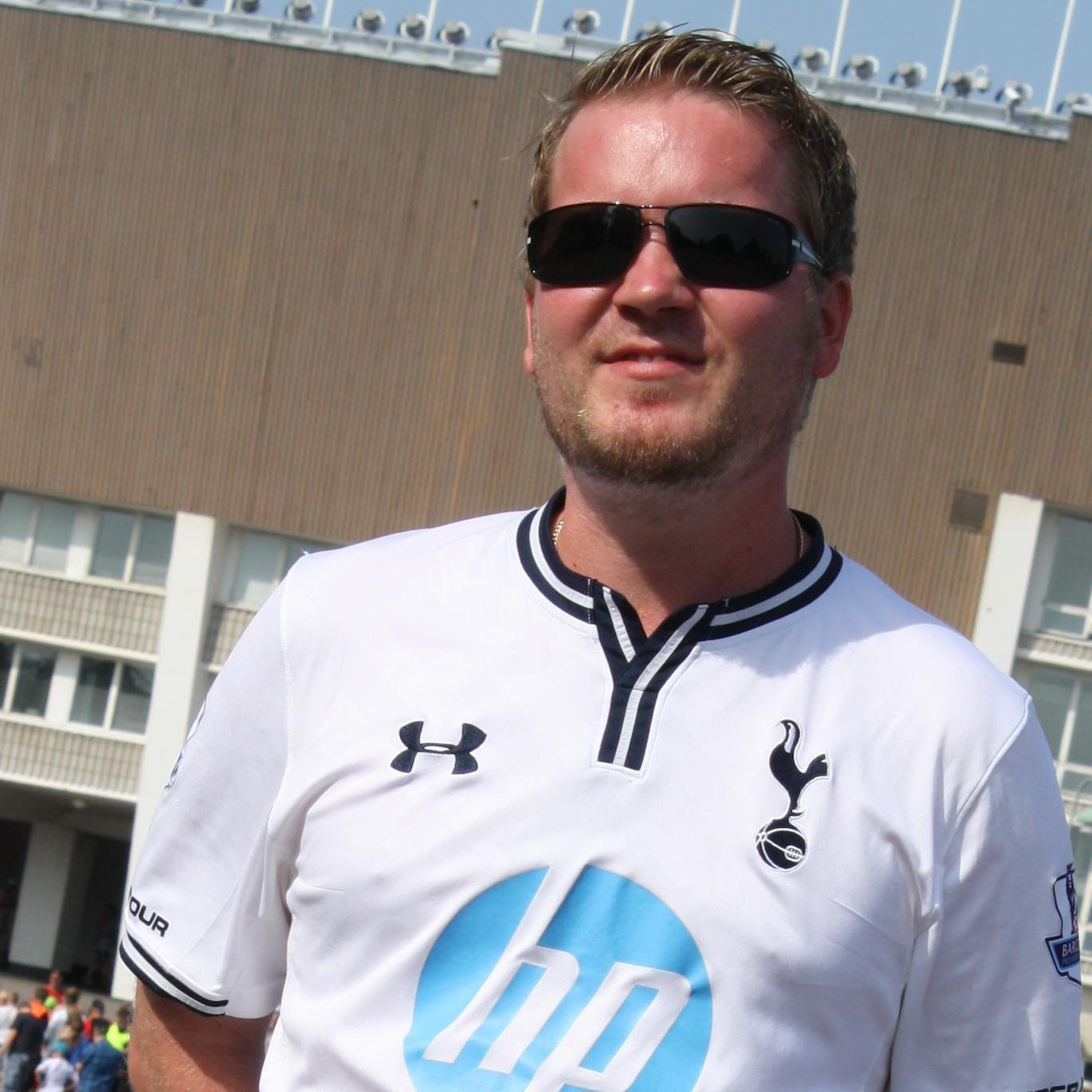 KTP (futis & koris), Tottenham Hotspur, kolmen ihan tavallisen lapsen isä, alakoulun rehtori, harrasteviljelijä, intohimoinen kotikokki, matkustelu