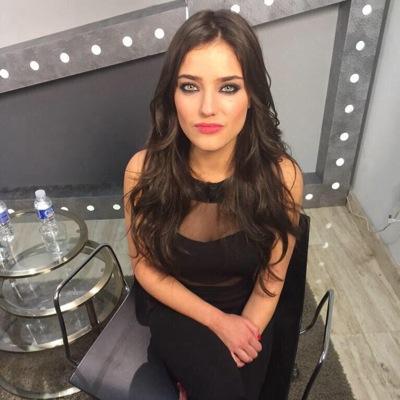 Perfil oficial de Isa Mateos 
Colaboradora de @todovabientv.