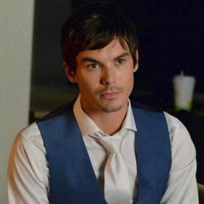 ✘ I learned stuff about my family, & me & the world, when I look around the room I don't see the same stuff that I used to. ✘ [RP+18|PLL|AU|MC]