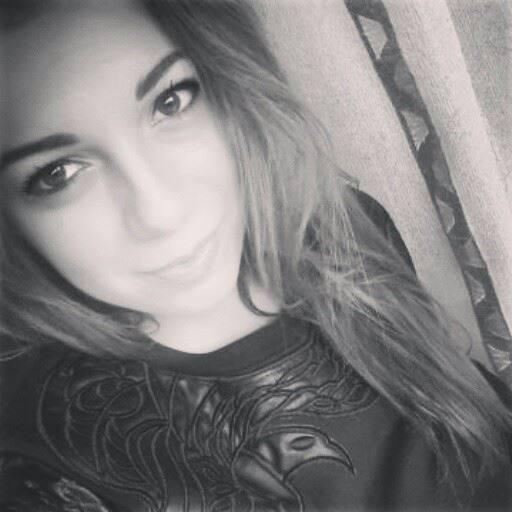 Makeup & Fashion Addicted.