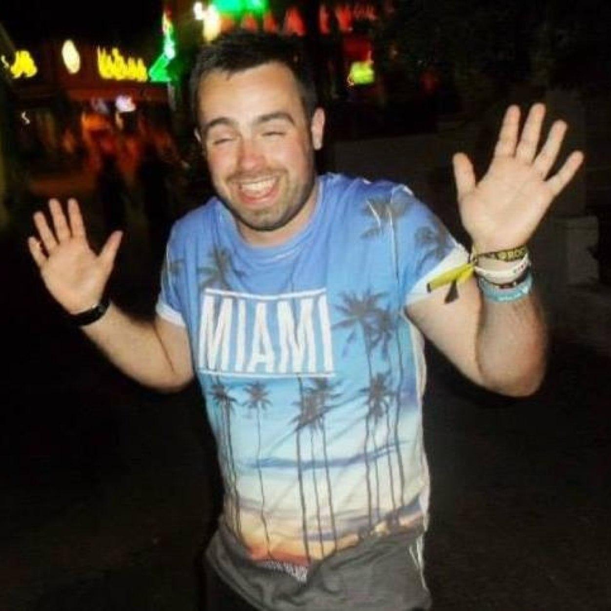 dean_burnett's profile picture. Your everyday kinda guy, 22, Ayr, Single,Huge EMINEM and Dimitri Vegas and Like Mike fan, drop a mail to chat!!