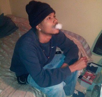 born in 93 & raised in Pontiac, MI ! cool laid back ass nigga , get my money & stay out the way ! #iHustle #iHoop