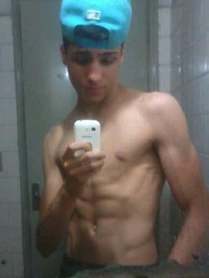 O meu Deus nuca falharĂĄ,eu sei que chegarĂĄ minha vez (8)
Insta:pauliinho97
Snap:pauliinho97
VolĂȘi
Luta
MĂșsica