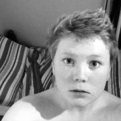 •15|Male|Straight|Single|Happy• 
Snapchat-howaboutpat
Facebook-Patrick Callanan
Instagram-How_About_Pat14