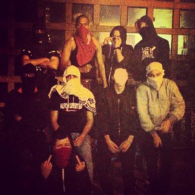 viti971's profile picture. Antifascismo unido. El fascismo avanza si no se le combate. En mi barrio nada es ario mata nazis a diario. Dando guerra desde el 97. 1312