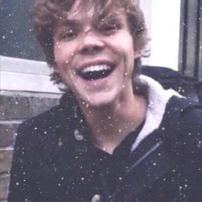 I gave you a free follow to help you gain so follow @damnastxn for me please