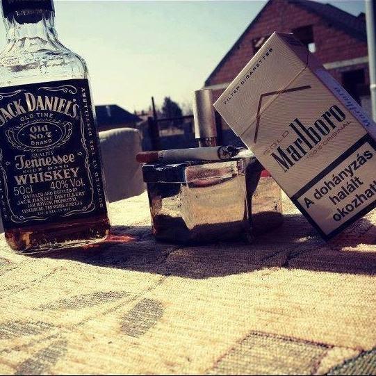 thelhhuismii's profile picture. 