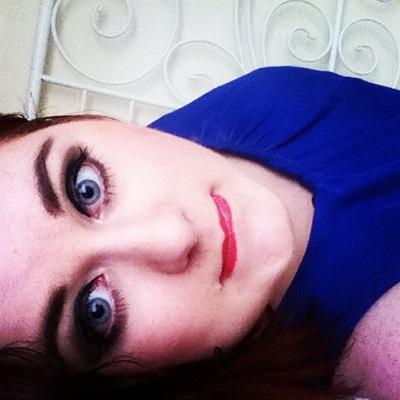 Literature Student, originally from N.I. I work for a phone company, and in my spare time I sing in The Glasgow Blues and Soul Alliance.