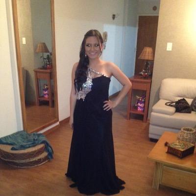 Hecha en Venezuela. Idealista. Soñadora. #ContAcero. Corredora Aficionada de Largas Distancias. No existe nada mas hermoso que Viajar y mi pais!