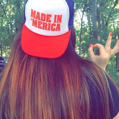 prep_thick's profile picture. Chicago born, republian raised, 18, I like to tweet