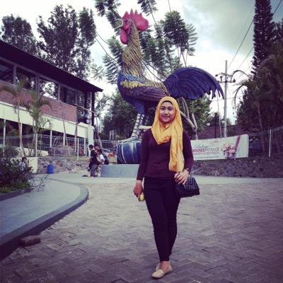 Muslim||
Love Life Simple||
always being a good Daughter||
if allah will it's
