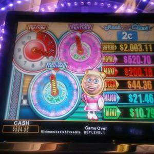 Things to Look For When Playing Online Slots at an Online Casino