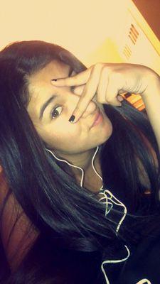 #teamGemini my big sister @ForeverDolly_ (: very nice and very straight up. i follow back tho (: