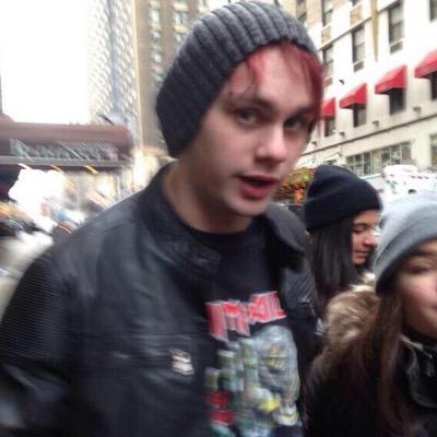 GO FOLLOW @CALUMFT182 LOVE !