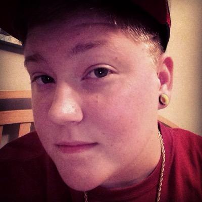 Kylee_Lynn1's profile picture. 17 lesbian i love music girls skating and art kik: Kylee_Monsta IG: _ryansykes_