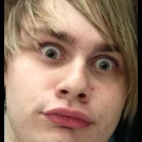 THIS FREE FOLLOW IS BROUGHT TO YOU BY @HemmingsSince96 GO FOLLOW HER OR I UNFOLLOW
