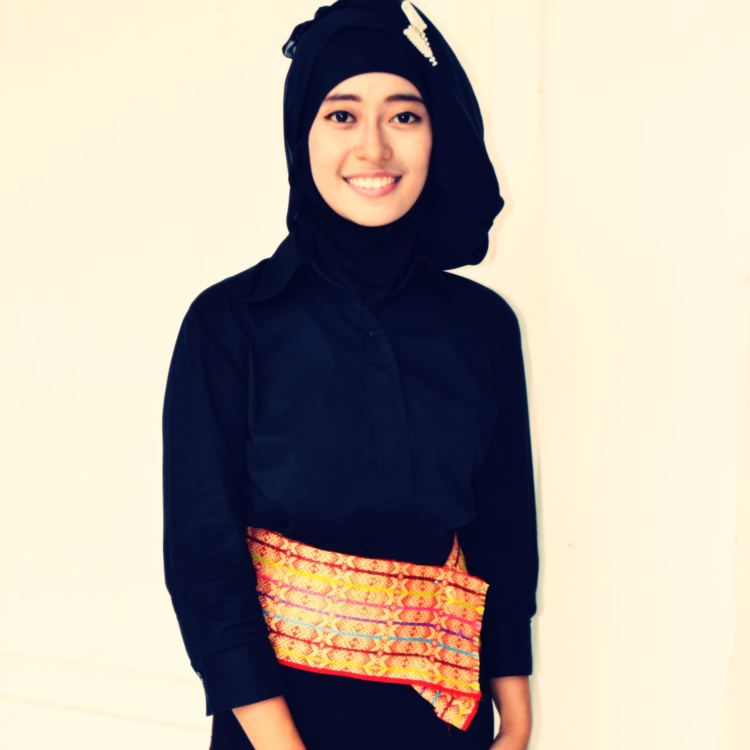 I was born like this, I'm Simple, Miss.Independent Woman..I love very much my family.. I love modelling and singing// Public Health Faculty, Haluoleo University