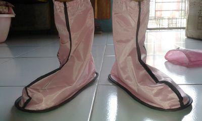 Ready Jas Hujan Sepatu .. Sekarang yu lindungi sepatu kamu dr Hujan! Langsung ditanya2 yaaa.. CP : 08982721880 - PIN BB : 7D4F52DB