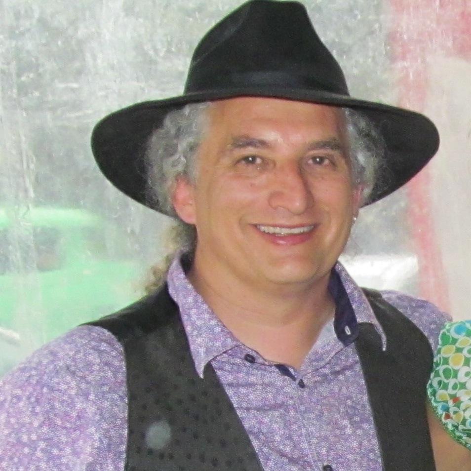 magmasong's profile picture. Músico/compositor. Campesino, Constructor, Biker y algunas otras cosillas.