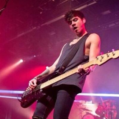 your fav loves you // free follow from @punkrcthood