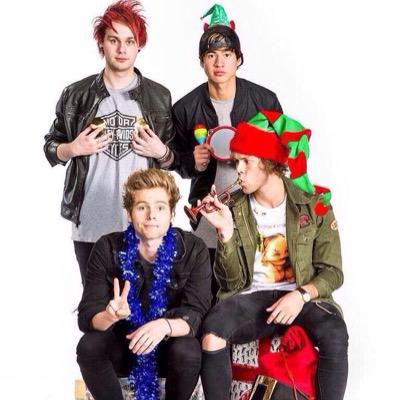 You got a free follow from @cliffordsmofos Be sure to follow her.