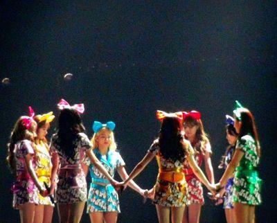 free follow but dont follback me here , FOLLOW this fanbase → @Taeng_Indonesia ←( INDO Fanbase of Taeyeon ) . help them to get more followers . thanks♥
