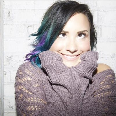 Aprendi que se eu quebrar a parede de casa eu nao vou encontrar a Demi e sim um rato morto. Só sei falar da Demi se não gostou canto um Lerigou na sua cara