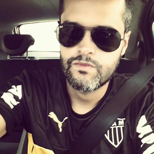 Os lorpas, os pascácios poderão objetar que se trata de futebol, apenas o futebol. Não é só o futebol