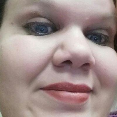 SarahHu83697018's profile picture. I am fun outgoing love to play sports, I work in a haunted house, I am married I also like to read, sing, play video games and I love my family also