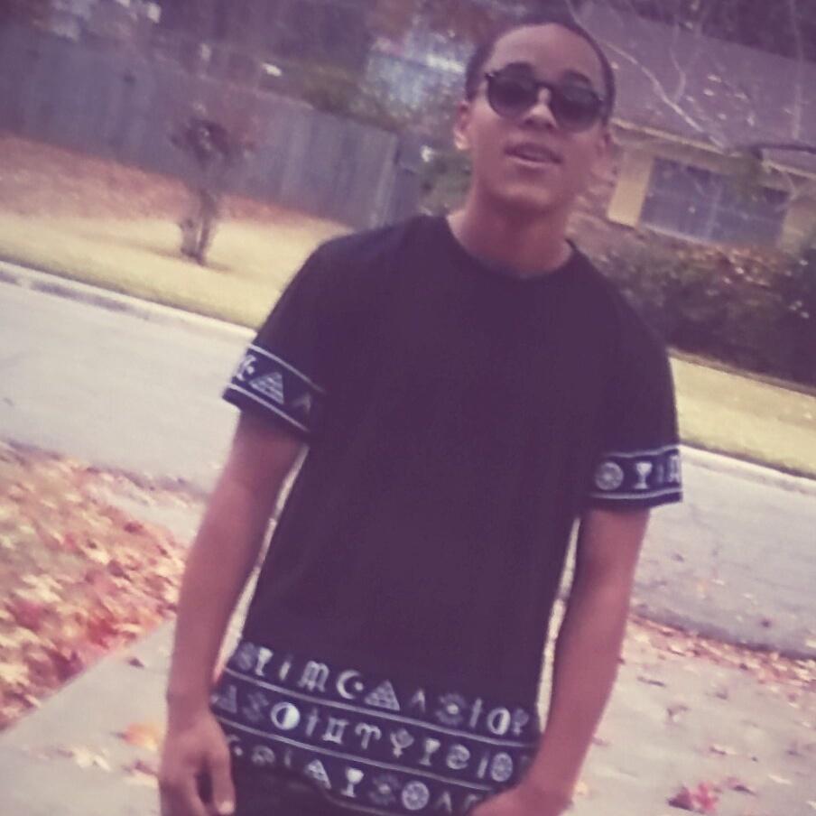 New Twitter Follow I Follow Bck Also FMOI:@Og.Poncho12  And Kik:@Fuc_Tht_Bishh✊✌✋☝