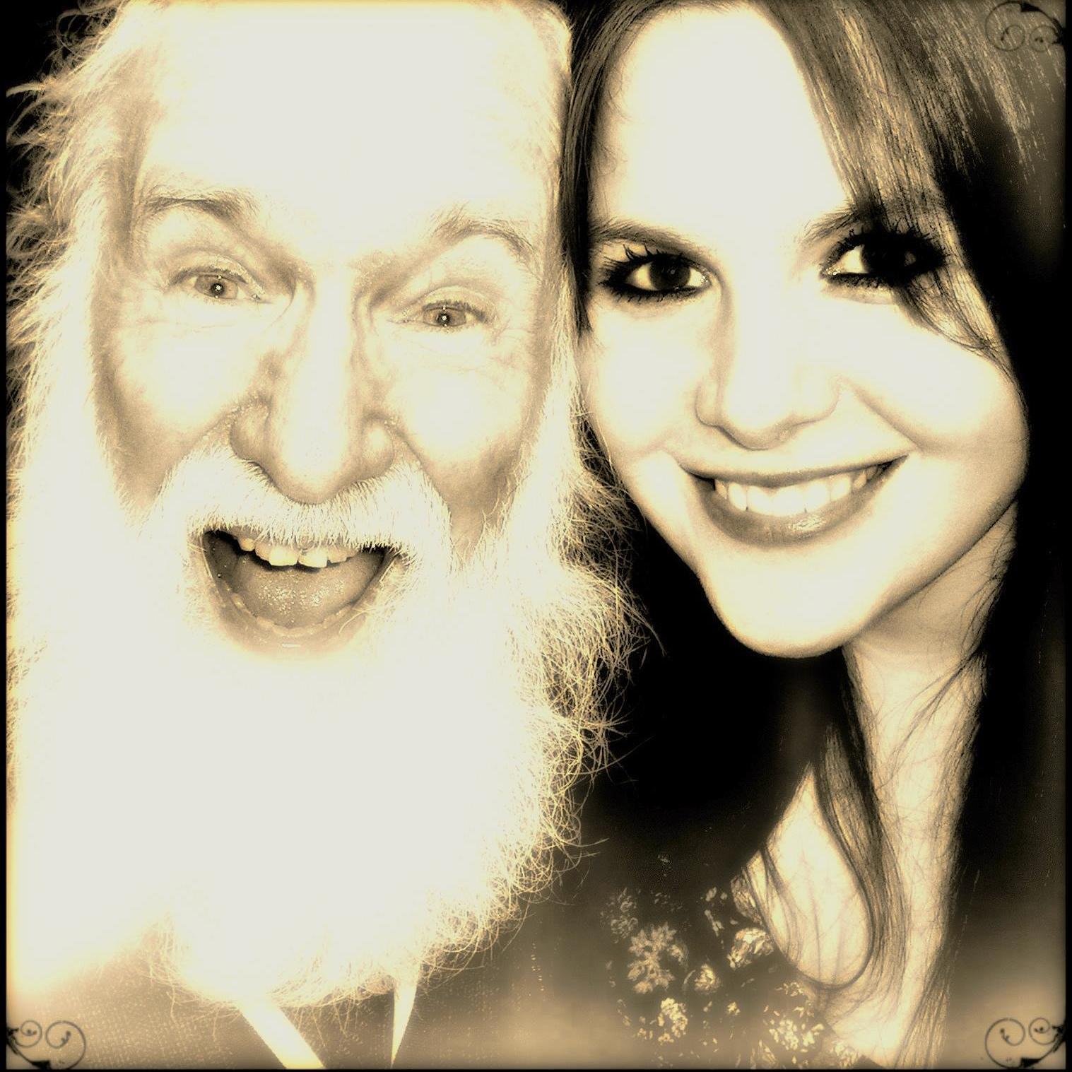 Futurehitwriter-lovePeopleWalkingLaughterWalesBBC ScargillWorldSnooker OlympicflameheraldTopscrabbler VolunteerScouser. Errr..Twit! https://t.co/YOSVAKwiNK
