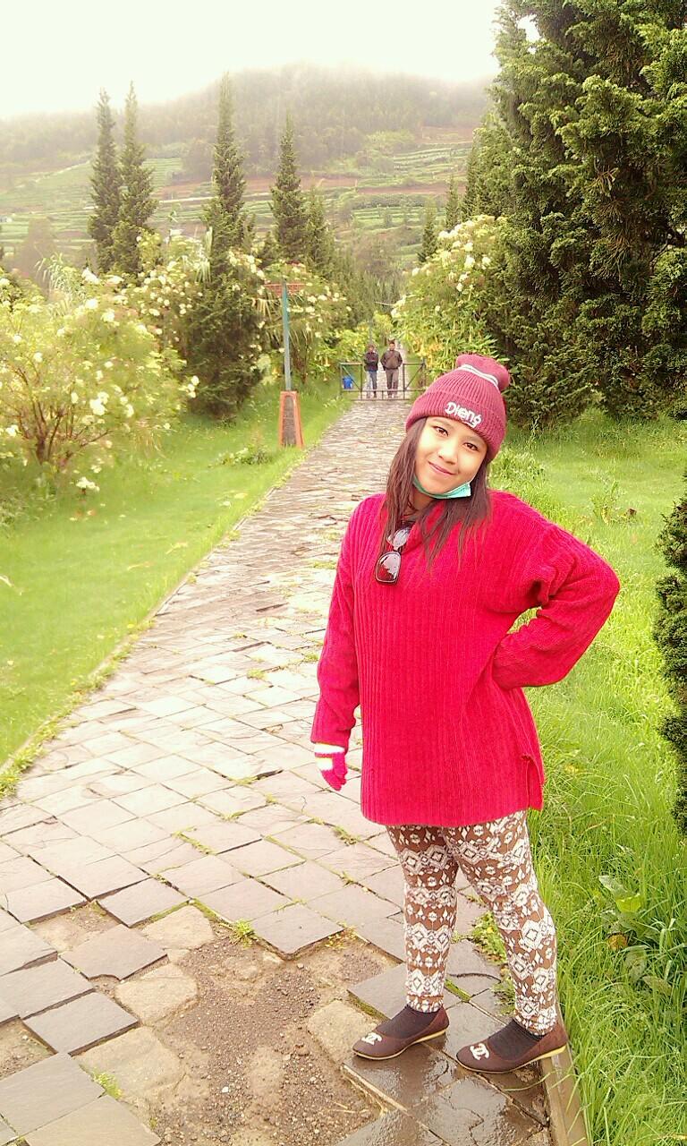 i'm a catholic girl :) ig/Line : Lucya_leong /Path: Lucya Christiena L