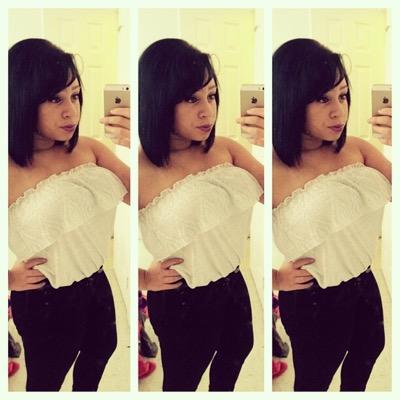 Emily Ann ... aka Ems ... from STL but live in FL . Single . 18 . Aries . College girl . Lovin Life ❤️