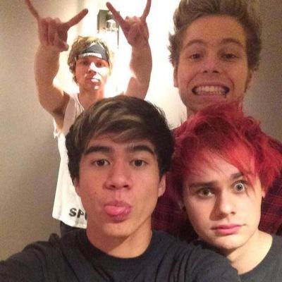 go follow @Charie5SOS and ask for a followback xx pls help me rt this https://t.co/vyMpCrH8st thanks