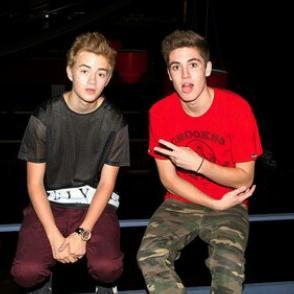 @wilkinsonpizza gave you this free follow so please follow her. Thank you ♥