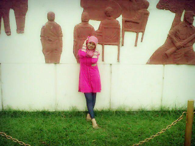 iiswandira1's profile picture. No one is perfect. But the one who has the will to learn from his mistakes, is the one who's worth the struggle.. 27 oktober 1994