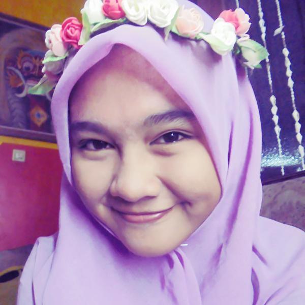 Bahagia itu ada disaat aku bersama kalian kawan {} ♥