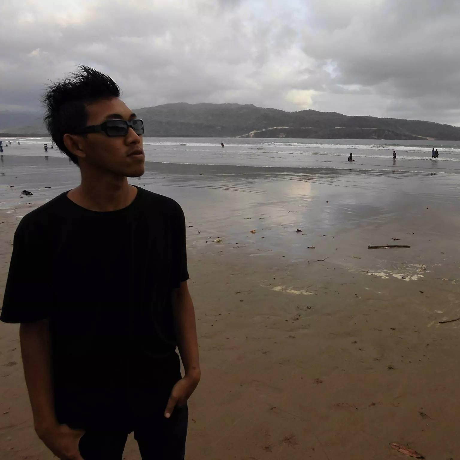 Lupakan gengsi dan gaya hidup. Perlu belajar hidup cukup