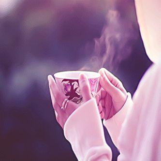 ‏سٓامح وأحسن الظن ، لاتُنافس إلا نٓفسگ ، لاتٓبحث عن رضا الناس ولگن لا تُخطئ على أحد منهم ، وعٓامل گما تُحب أن تُعامل . ِ