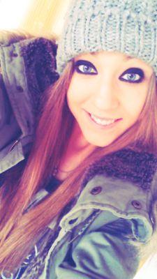 Viviendo rápido para no pensar. Mira quien mata por tí, antes de morir por nadie. Una Ixary más. Cantalejo. Bosnian✌                                     V.X.♡