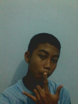 rezatimura_news's profile picture. nama:Reza Rinaldi Maulana Timura
tempat tanggal lahir:16 februari 2001
alamat:jln.karya tualang lingk.VI
hobbi:bermain sepak bola
cita-cita:TNI-AD