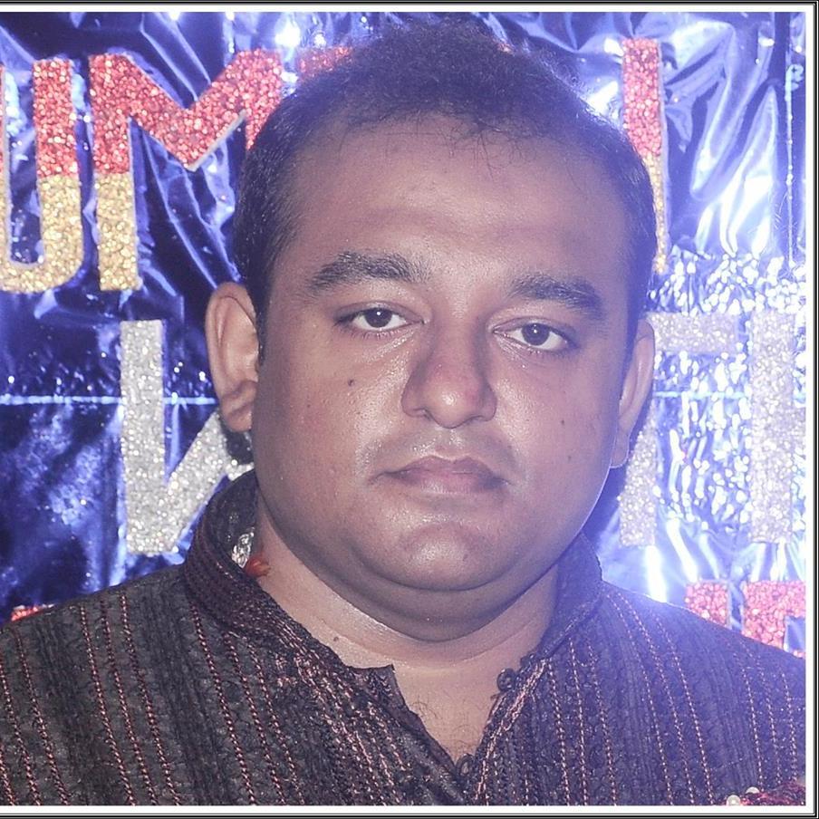 Soumen SHa, M/39 years old man,simple human being,respect all,decent,little fat,rides bike,likes 2 make new new friends. When you are bad then I am your dad.