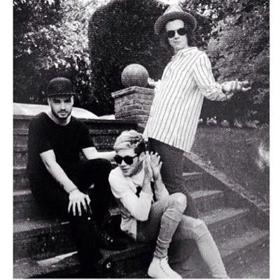 rt my last tweet for a cute indirect on @cuteafnialler :)