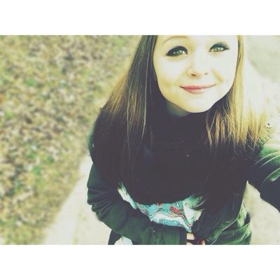 | 13yo | directioner depuis 2 ans | instagram account: _hate_distance_ | harry styles is my life |