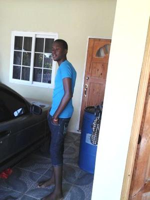 newton13869133's profile picture. 